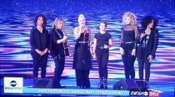 Stacy Campbell on stage with Pink at DNC